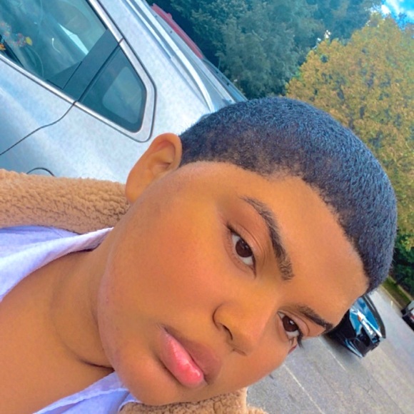 Meet your Posher, Posh - Picture 4 of 4